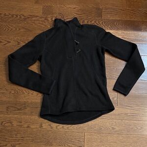 North face Black seater w Fleece lining toggle neck Pullover